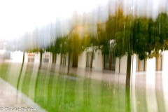 Grafing - Hausfassaden mit Herbstbäumen