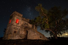 Geisterschloss im Monduntergang